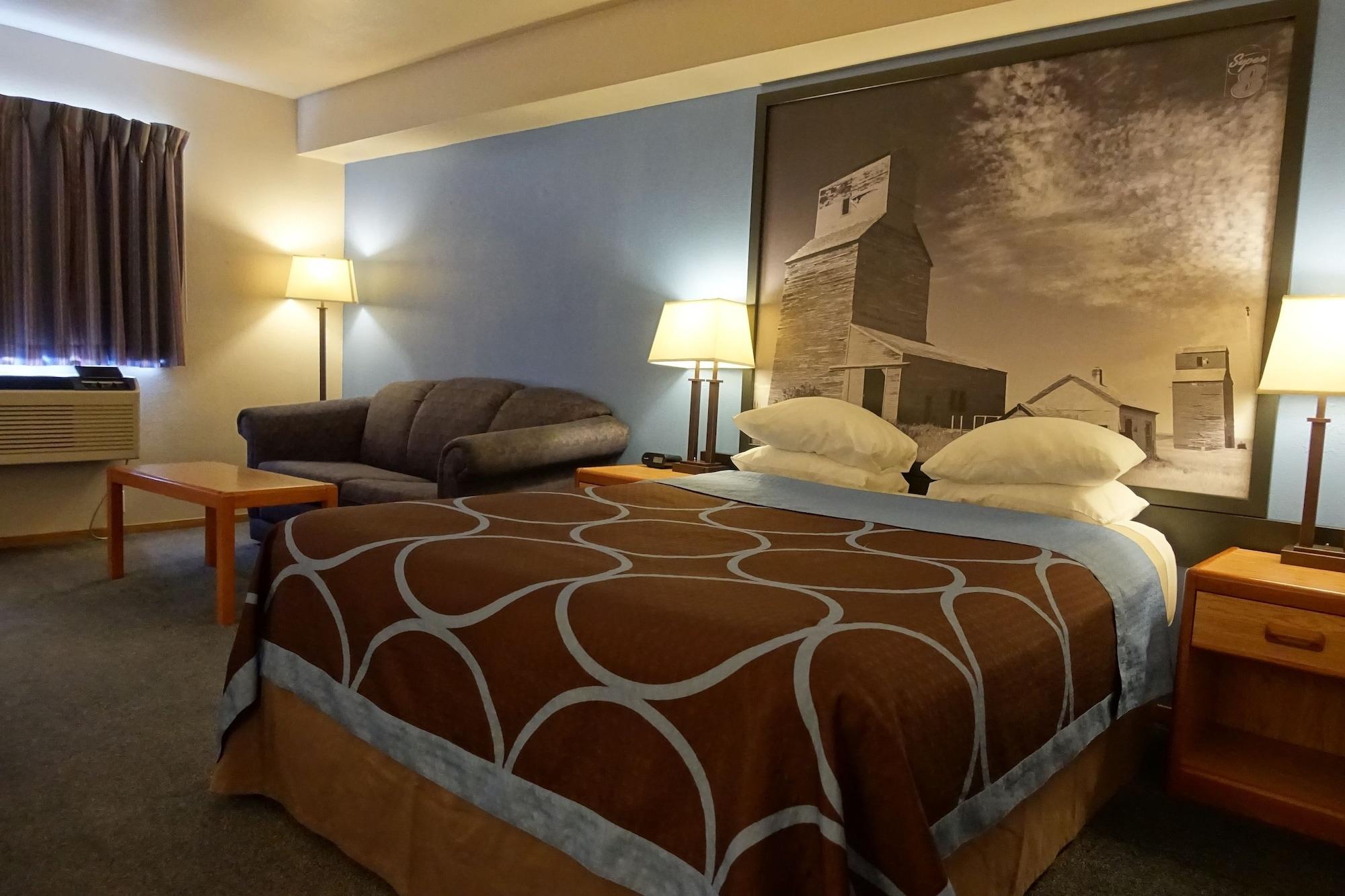 Hotel Super 8 By Wyndham Swift Current Exterior foto