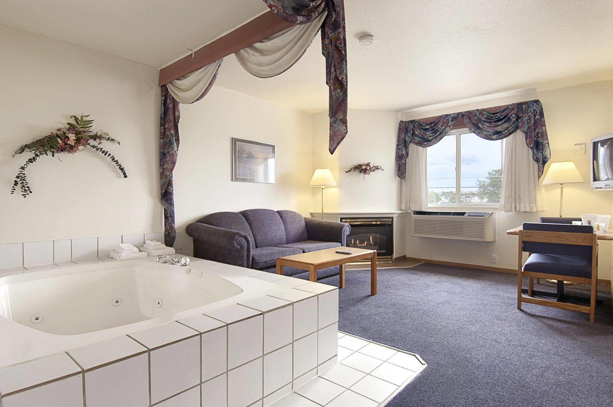 Hotel Super 8 By Wyndham Swift Current Zimmer foto